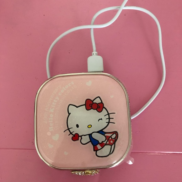 Hello Kitty Portable Charger - Picture 2 of 2